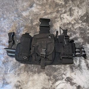 Tactical leg pouch
